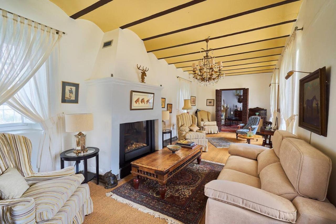 Historical Charming Cortijo Antequera Exclusive Villaer Málaga